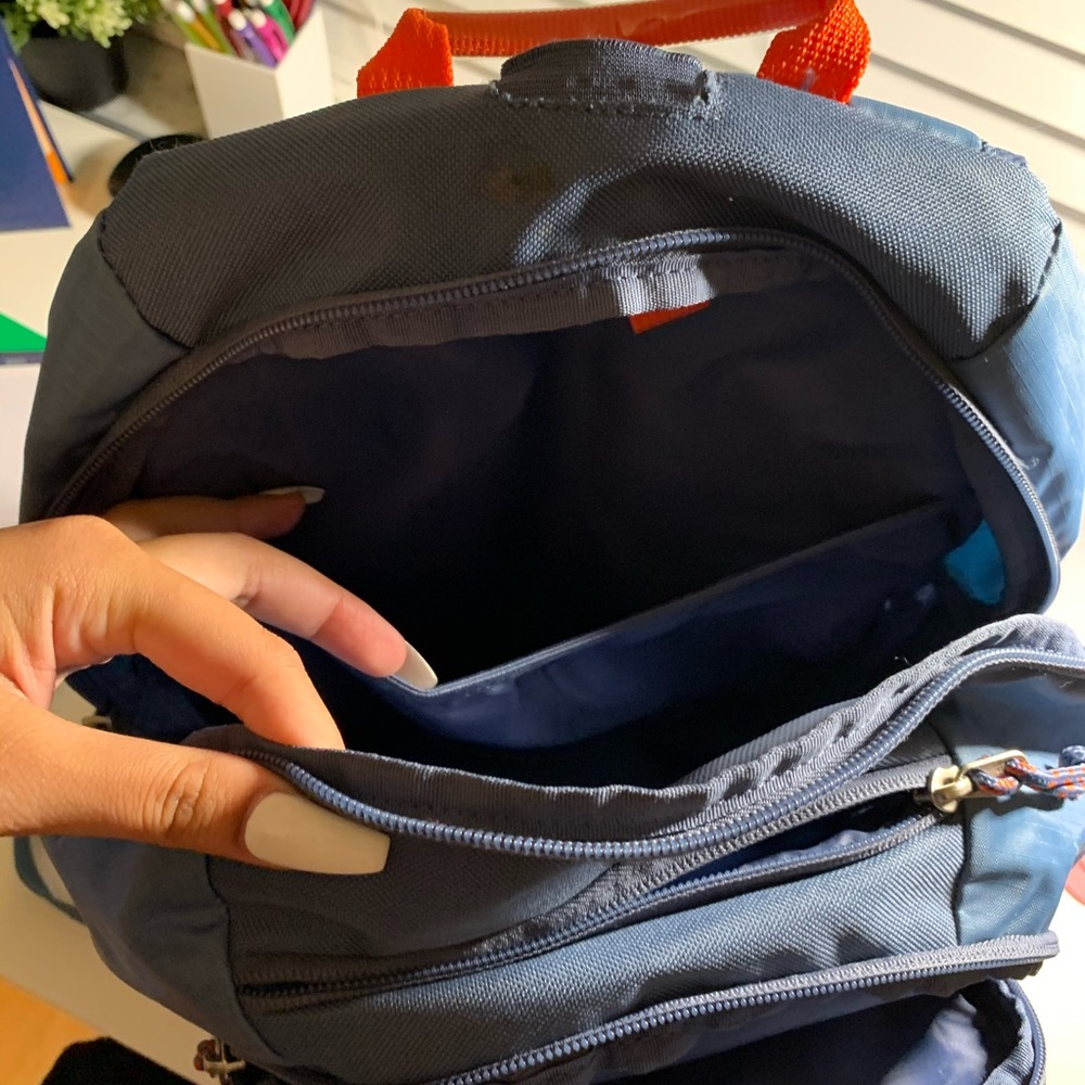 BackPack - Picture 3 of 5